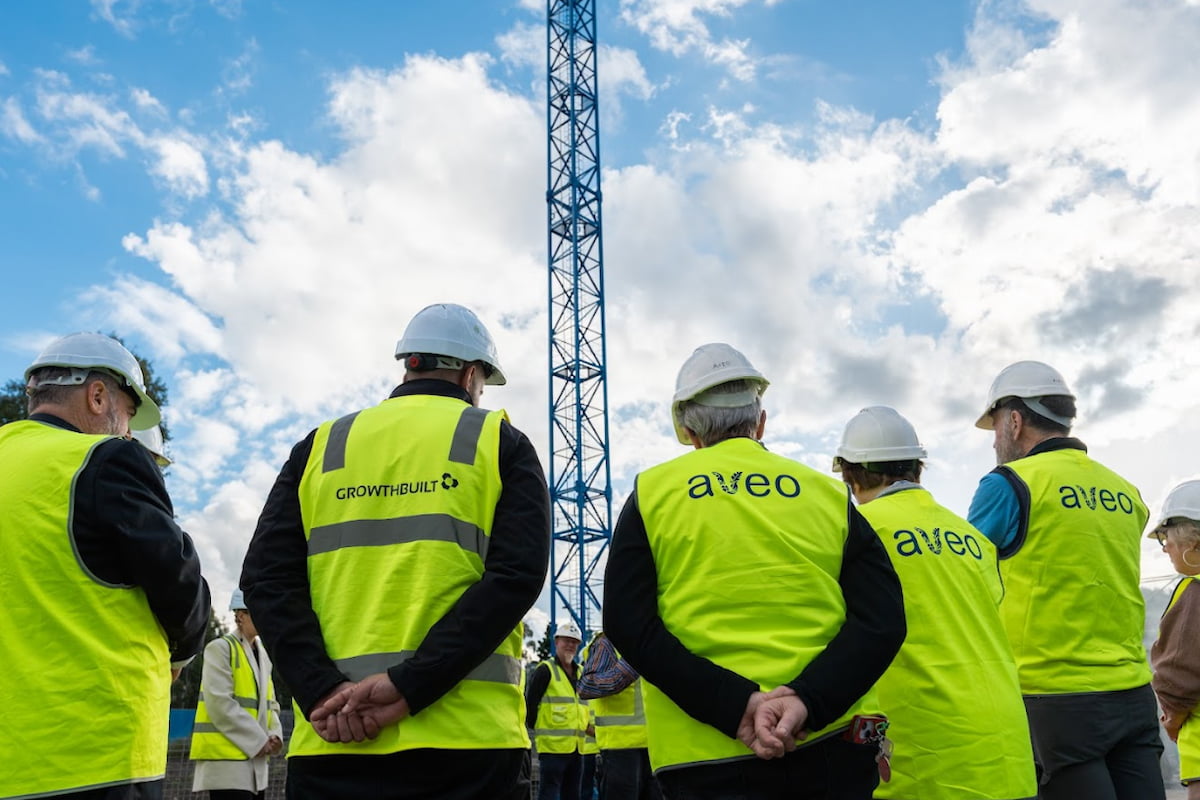 Aveo and Growthbuilt team looking at the new site
