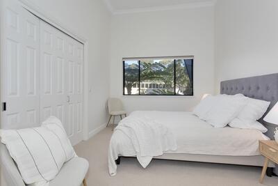 210/10 Minkara Road