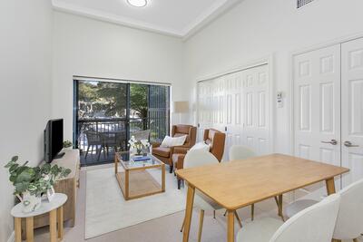 210/10 Minkara Road