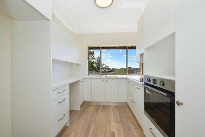 147/42 Roma Road